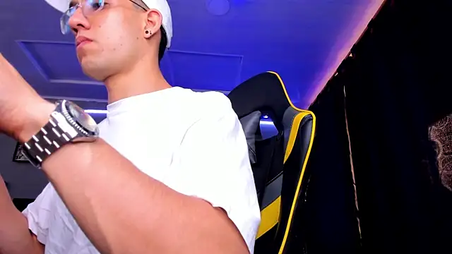 alexgiraldo   online show from September 21, 1:46 pm