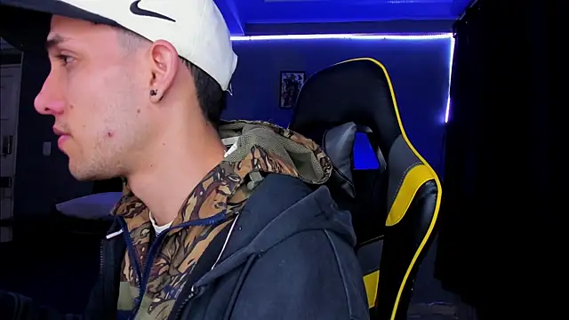 alexgiraldo   online show from October 14, 11:00 am