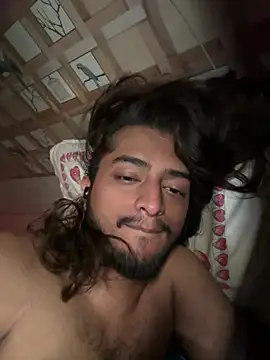 Snapshot of seenu2101 chatting on February 22, 4:46 am seenu2101 online show from February 22, 4:46 am