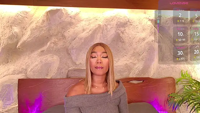 alisonn moon online show from February 2, 11:03 pm