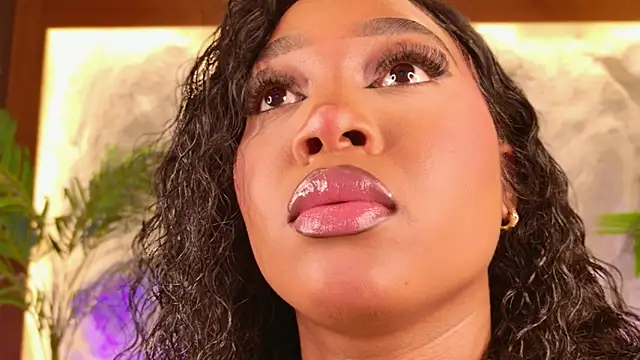 alisonn moon online show from February 11, 8:14 pm