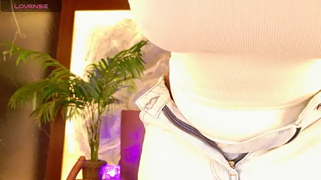 alisonn moon online show from June 3, 10:26 pm