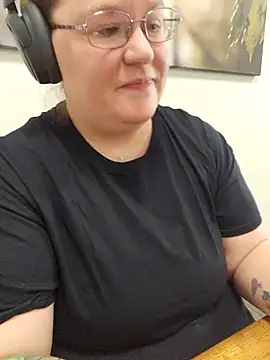 Snapshot of Love86Emily chatting on January 19, 3:10 pm Love86Emily online show from January 19, 3:10 pm