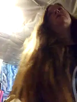 Snapshot of Love86Emily chatting on February 25, 7:58 pm Love86Emily online show from February 25, 7:58 pm