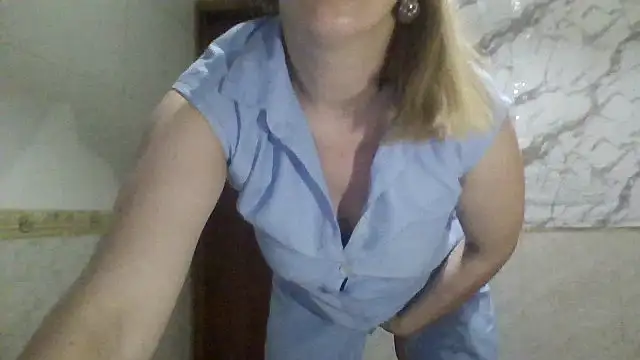 MiyaHottie online show from July 19, 1:31 am