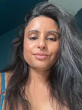 Snapshot of Angelaarayexx chatting on May 23, 8:40 am Angelaarayexx online show from May 23, 8:40 am