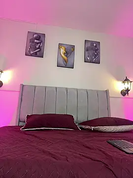 Samara Hadi  online show from February 27, 8:31 pm