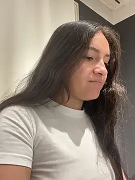 Alyha Cortes online show from November 24, 1:22 pm