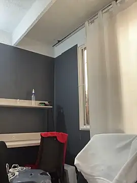 Alyha Cortes online show from December 5, 1:09 pm