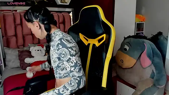 sara slut21 online show from November 25, 5:13 pm