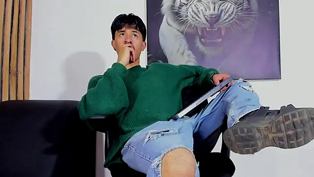 DimitriDeluxe online show from September 12, 7:25 pm