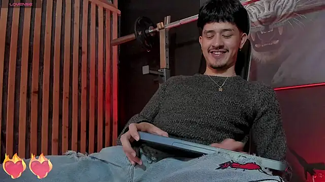 DimitriDeluxe online show from October 30, 7:47 pm