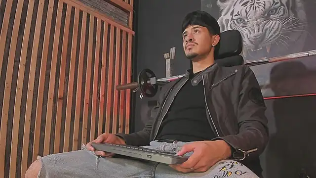 DimitriDeluxe online show from December 5, 8:16 pm