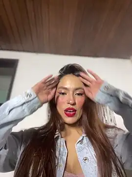Snapshot of Adarha_Ramirez chatting on April 23, 4:57 am Adarha Ramirez online show from April 23, 4:57 am