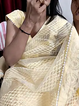 Snapshot of Shalu_G chatting on September 15, 4:01 am Shalu G online show from September 15, 4:01 am