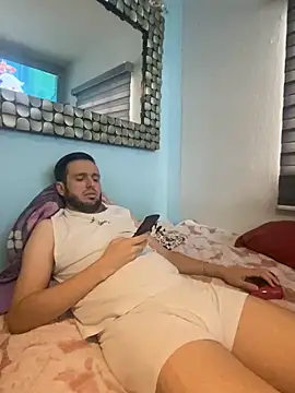 Snapshot of Alexitho25 chatting on May 20, 8:37 pm Alexitho25 online show from May 20, 8:37 pm