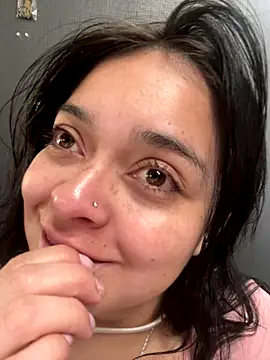 Emily Rivers  online show from November 12, 1:11 pm