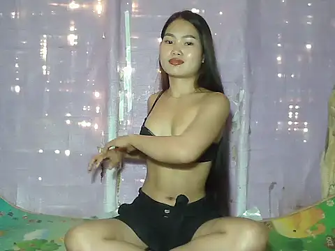 Snapshot of Quency_69 chatting on April 5, 11:02 pm Quency 69 online show from April 5, 11:02 pm