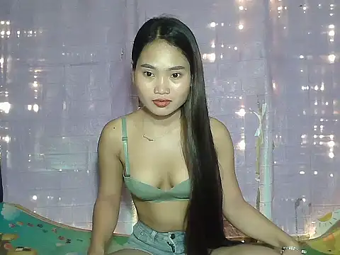 Snapshot of Quency_69 chatting on April 23, 11:29 pm Quency 69 online show from April 23, 11:29 pm