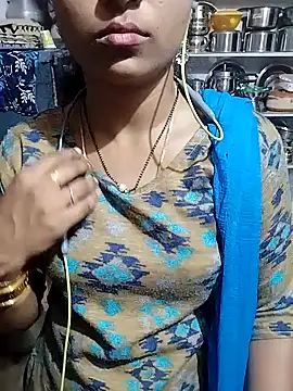 Snapshot of Varsha21 chatting on September 16, 12:33 am Varsha21 online show from September 16, 12:33 am