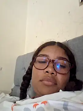 madelene online show from February 4, 10:15 pm