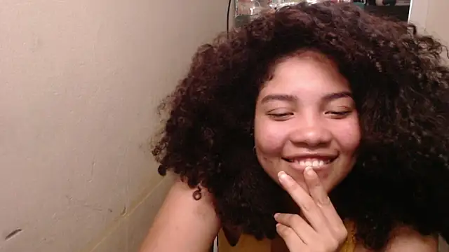 madelene online show from May 26, 2:18 am