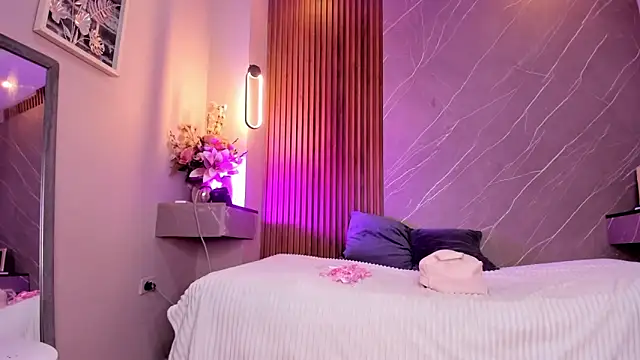 emma  rose1 online show from September 18, 7:27 pm