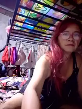 Snapshot of SexyHottMom chatting on March 3, 9:53 pm SexyHottMom online show from March 3, 9:53 pm