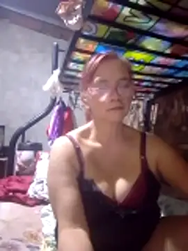 Snapshot of SexyHottMom chatting on March 9, 7:56 am SexyHottMom online show from March 9, 7:56 am