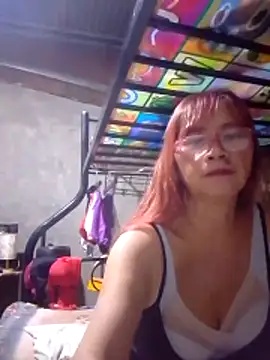 Snapshot of SexyHottMom chatting on March 10, 12:54 pm SexyHottMom online show from March 10, 12:54 pm