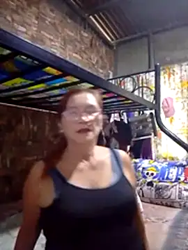 Snapshot of SexyHottMom chatting on March 13, 2:18 am SexyHottMom online show from March 13, 2:18 am