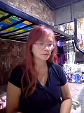 Snapshot of SexyHottMom chatting on March 16, 8:46 pm SexyHottMom online show from March 16, 8:46 pm