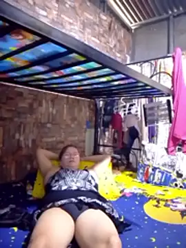 Snapshot of SexyHottMom chatting on April 2, 2:42 am SexyHottMom online show from April 2, 2:42 am