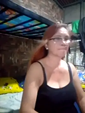 Snapshot of SexyHottMom chatting on April 12, 1:27 pm SexyHottMom online show from April 12, 1:27 pm