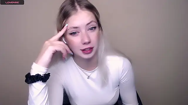 AliceHotty  online show from September 12, 6:24 am