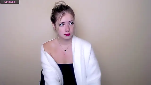 AliceHotty  online show from September 18, 7:43 am