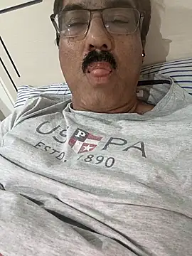 moonflower25 online show from November 14, 6:50 pm