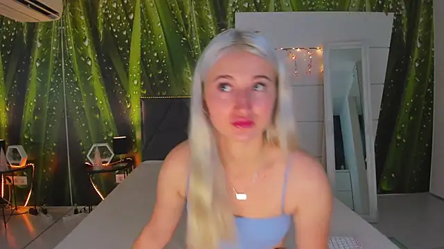 HollyTailors online show from September 24, 5:33 am