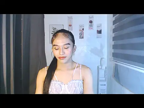 LauraSoHot online show from September 13, 1:44 pm