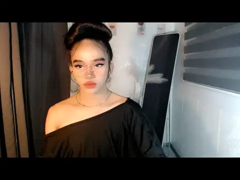 LauraSoHot online show from November 23, 1:11 pm