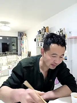 huanhuanaaaaa online show from April 8, 12:16 pm