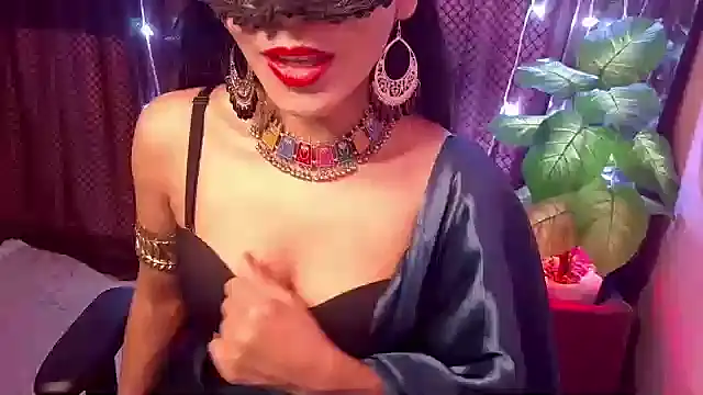 Snapshot of heyy_kiran chatting on November 4, 4:06 pm heyy kiran online show from November 4, 4:06 pm