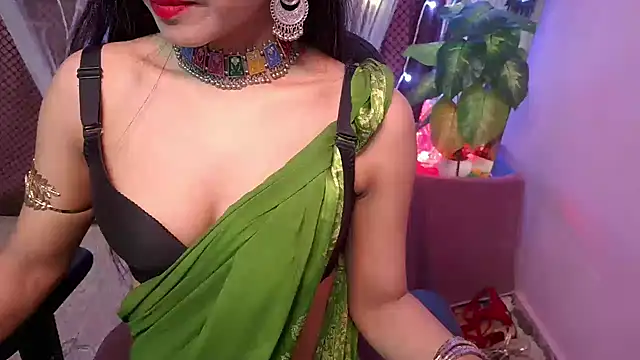 Snapshot of heyy_kiran chatting on November 12, 12:38 pm heyy kiran online show from November 12, 12:38 pm