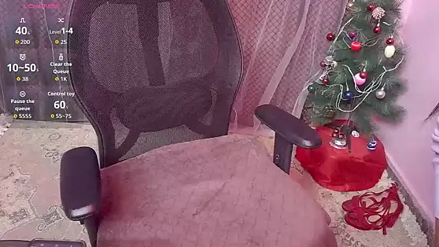 Snapshot of heyy_kiran chatting on December 15, 5:06 pm heyy kiran online show from December 15, 5:06 pm