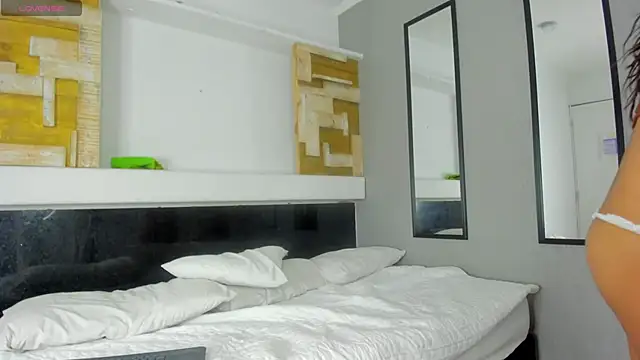 Aleexiiaa online show from November 27, 12:40 pm