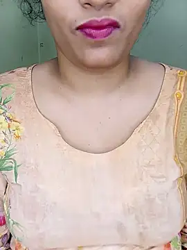 Rose-luckey online show from April 21, 2:45 pm