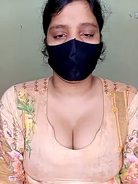 Snapshot of Rose-luckey chatting on April 29, 8:04 pm Rose-luckey online show from April 29, 8:04 pm