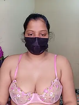 Snapshot of Rose-luckey chatting on June 10, 3:33 pm Rose-luckey online show from June 10, 3:33 pm