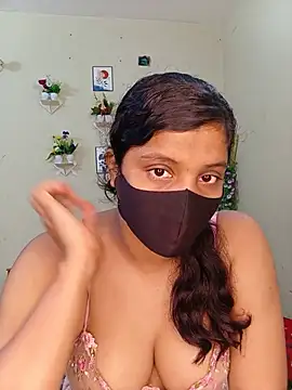 Snapshot of Rose-luckey chatting on July 10, 1:14 pm Rose-luckey online show from July 10, 1:14 pm