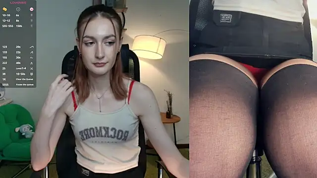 Snapshot of EasterBlink chatting on February 9, 9:57 am EasterBlink online show from February 9, 9:57 am